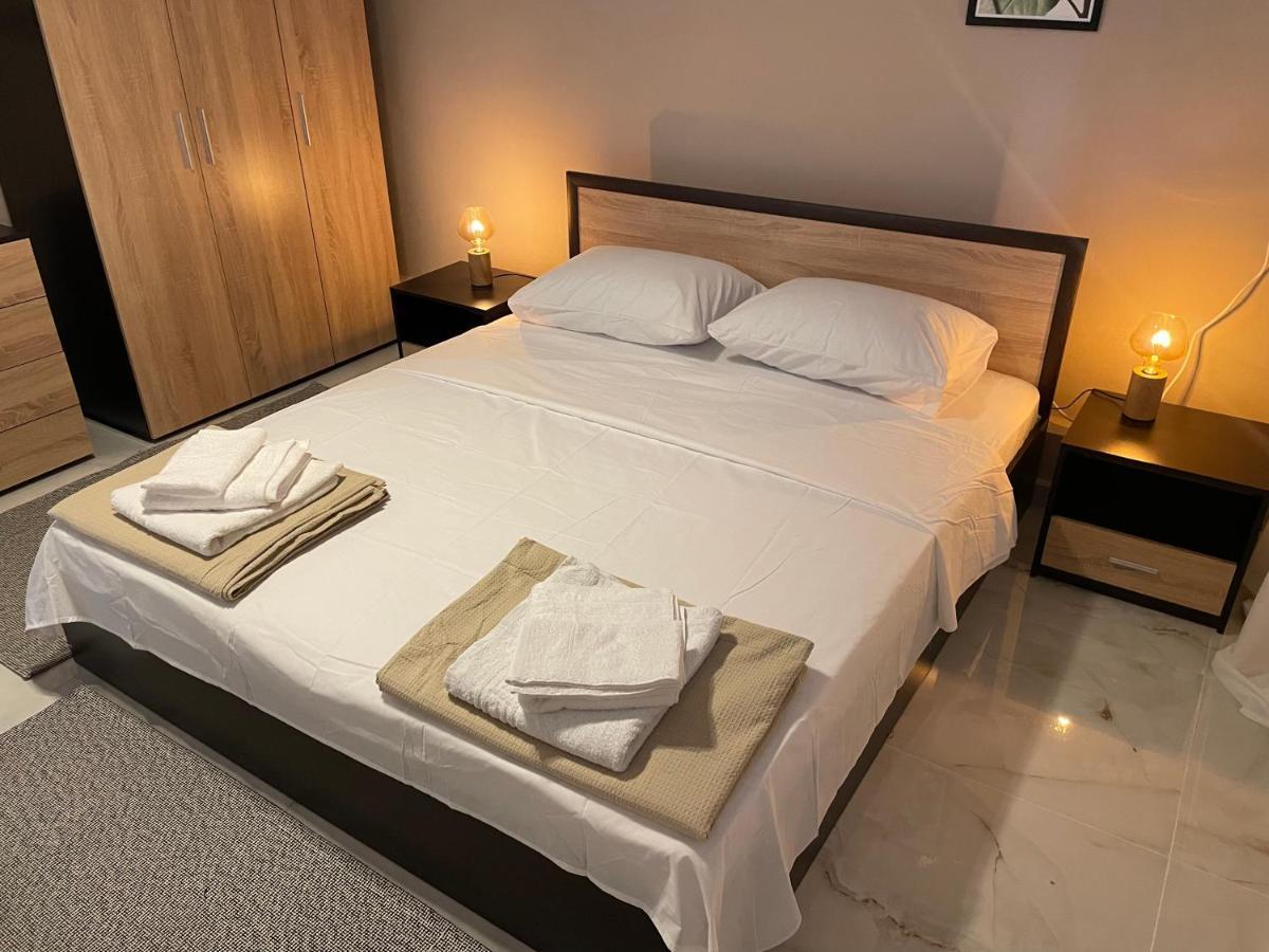 Almond Apartment Thessaloniki Buitenkant foto