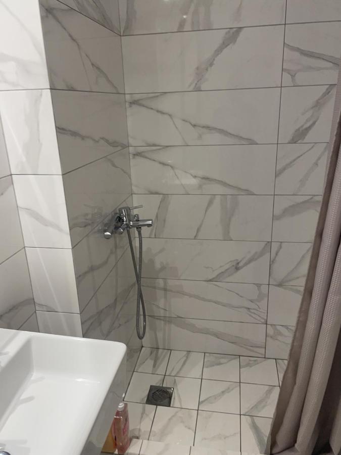 Almond Apartment Thessaloniki Buitenkant foto