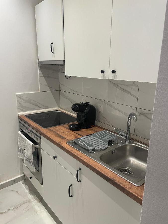 Almond Apartment Thessaloniki Buitenkant foto